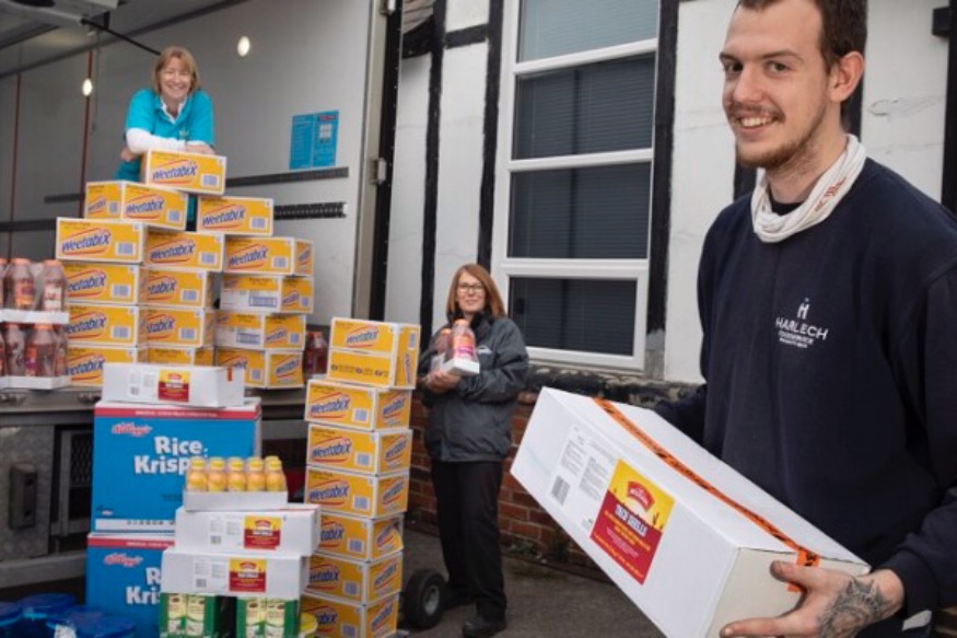 Kind hearted wholesaler gives Conwy Foodbank a Xmas boost