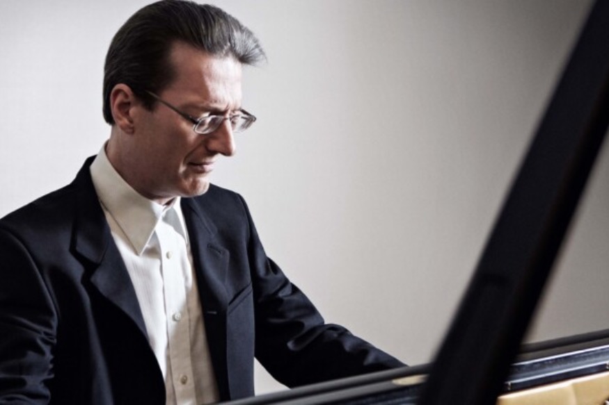 Piano virtuoso Llyr Williams headlines at local festival