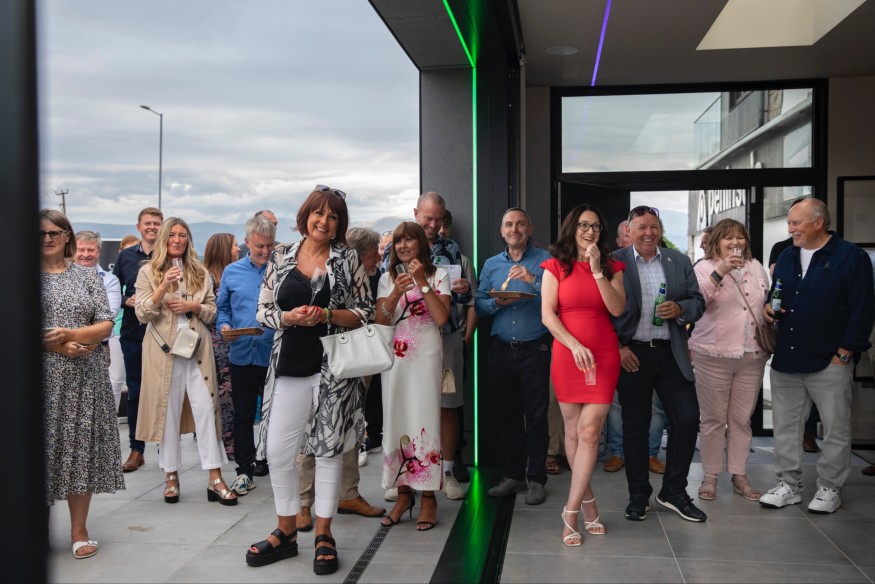 TV design guru Mandy helps firm celebrate 40th birthday