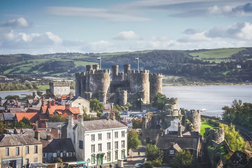 New direct Manchester Airport train to Conwy confirmed
