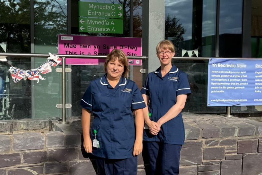 Specialist nurses to improve bereavement support